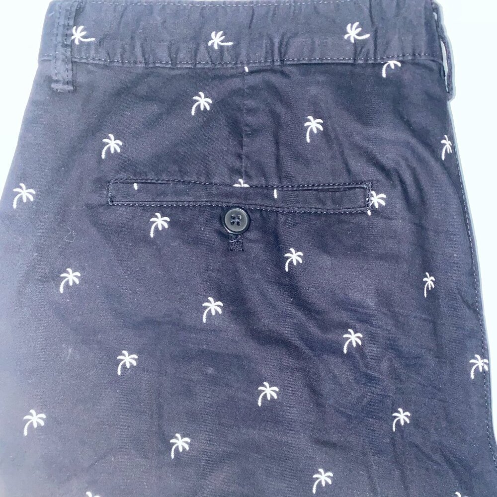 H&M Dark Navy Shorts with White Palm Trees - EUC